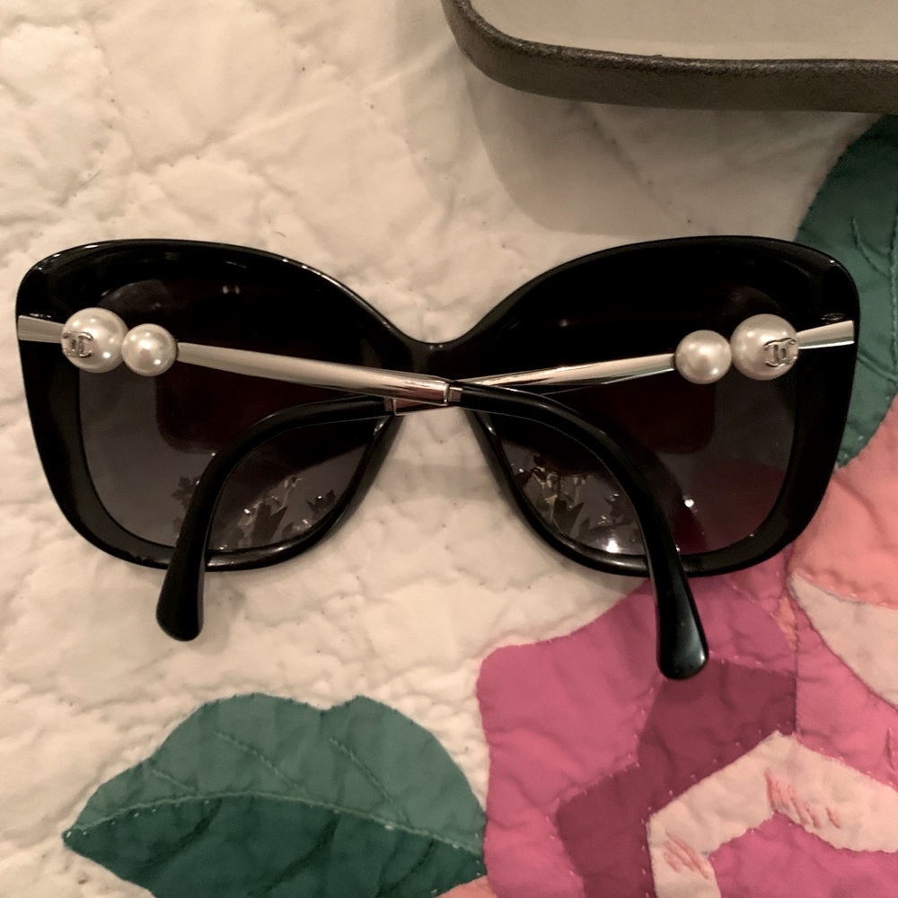 CHANEL Black Sunglasses with Pearl Accents